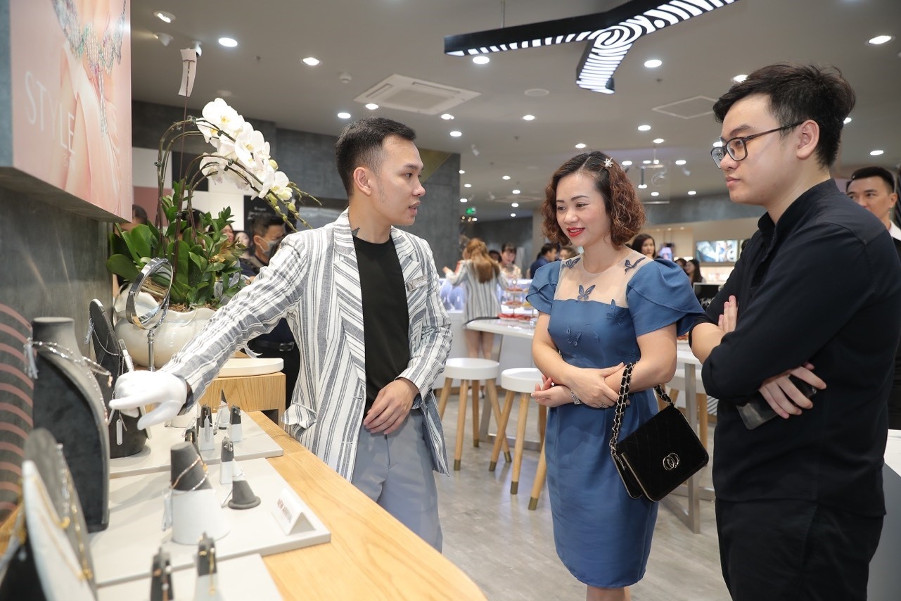 PNJ ra mat thuong hieu trang suc va phu kien moi tai Ha Noi hinh anh