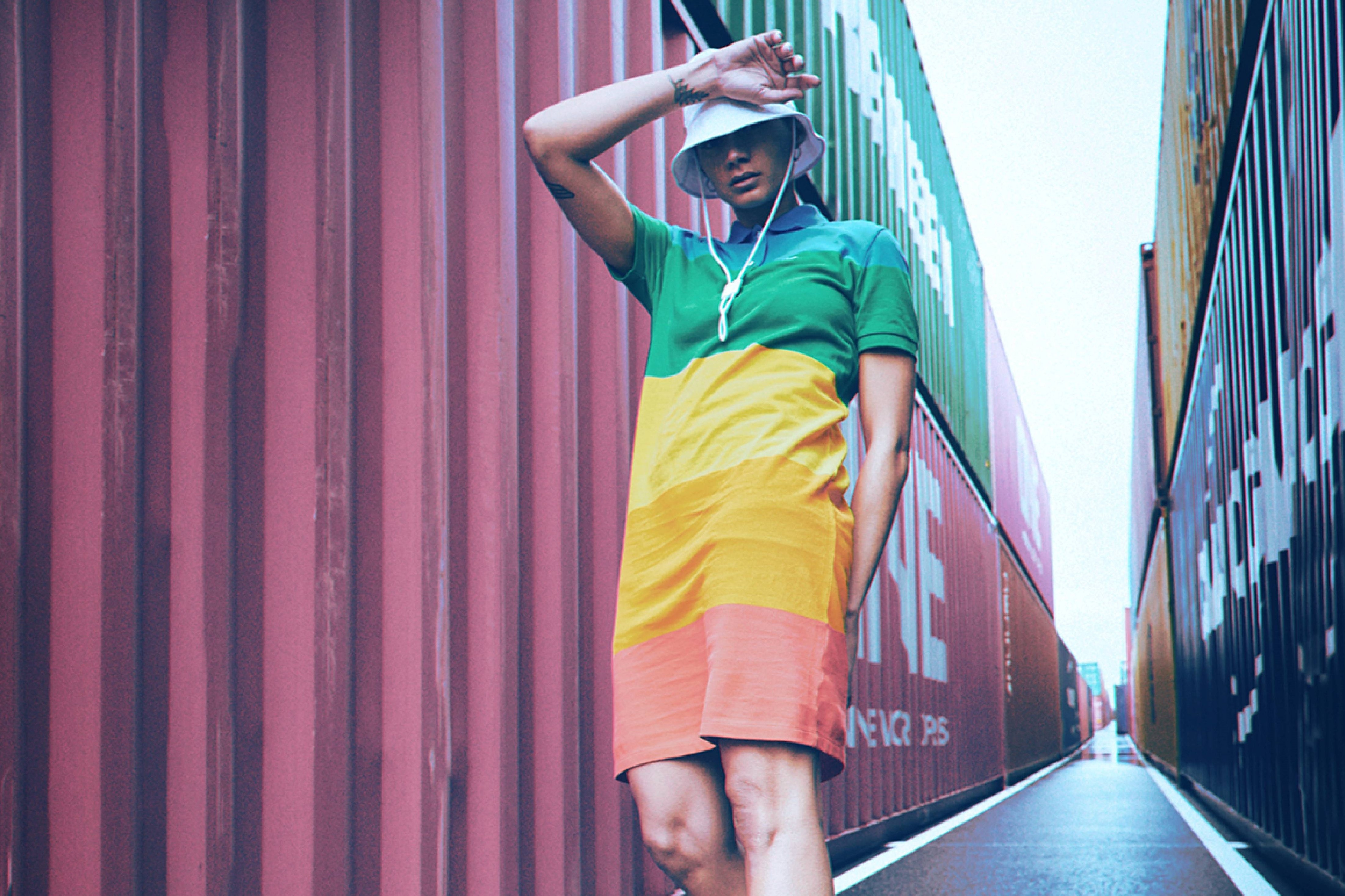 Lacoste ket hop Polaroid ra mat BST dam chat co dien hinh anh