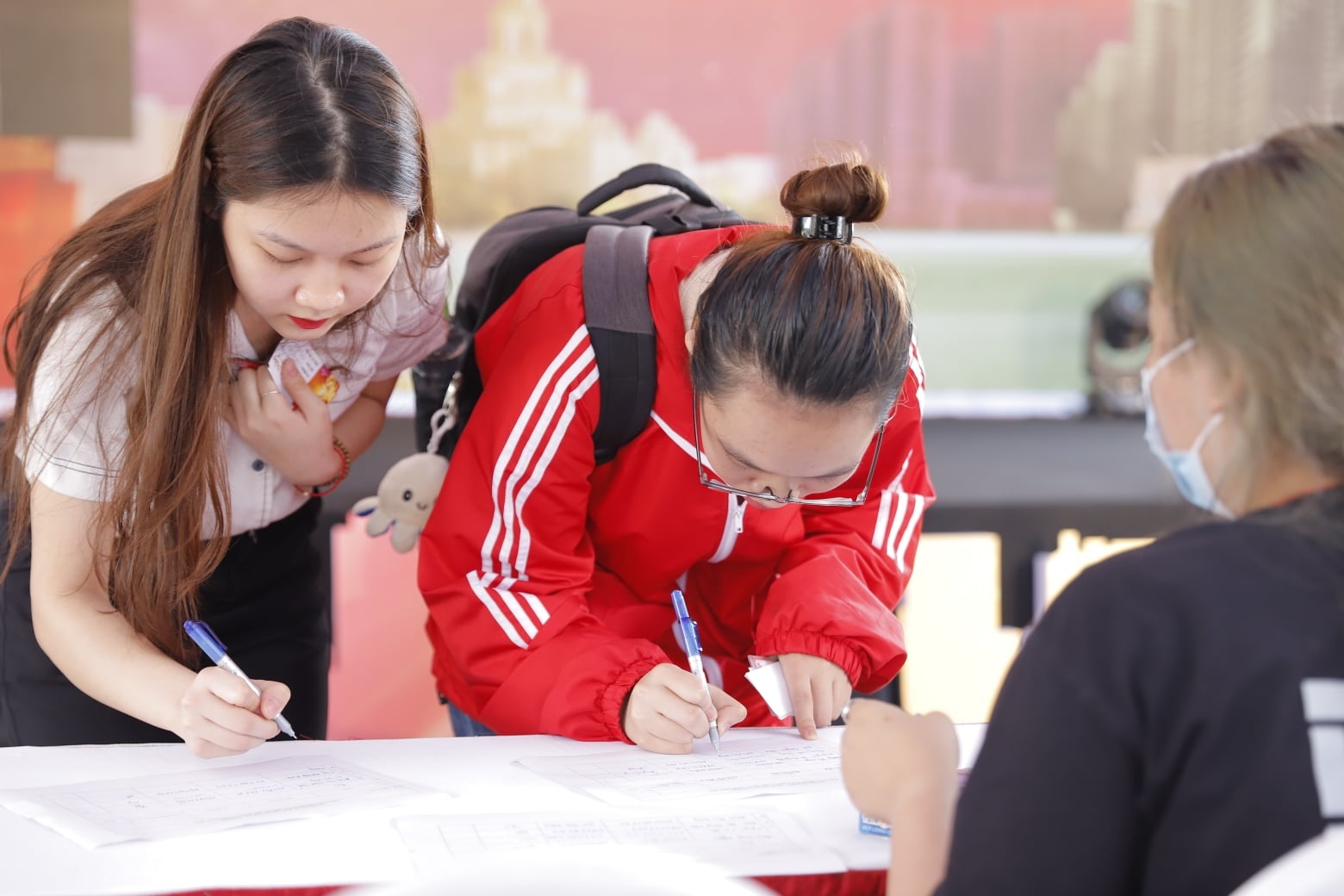 10.000 viec lam tai ngay hoi tuyen dung Vinhomes TP.HCM hinh anh