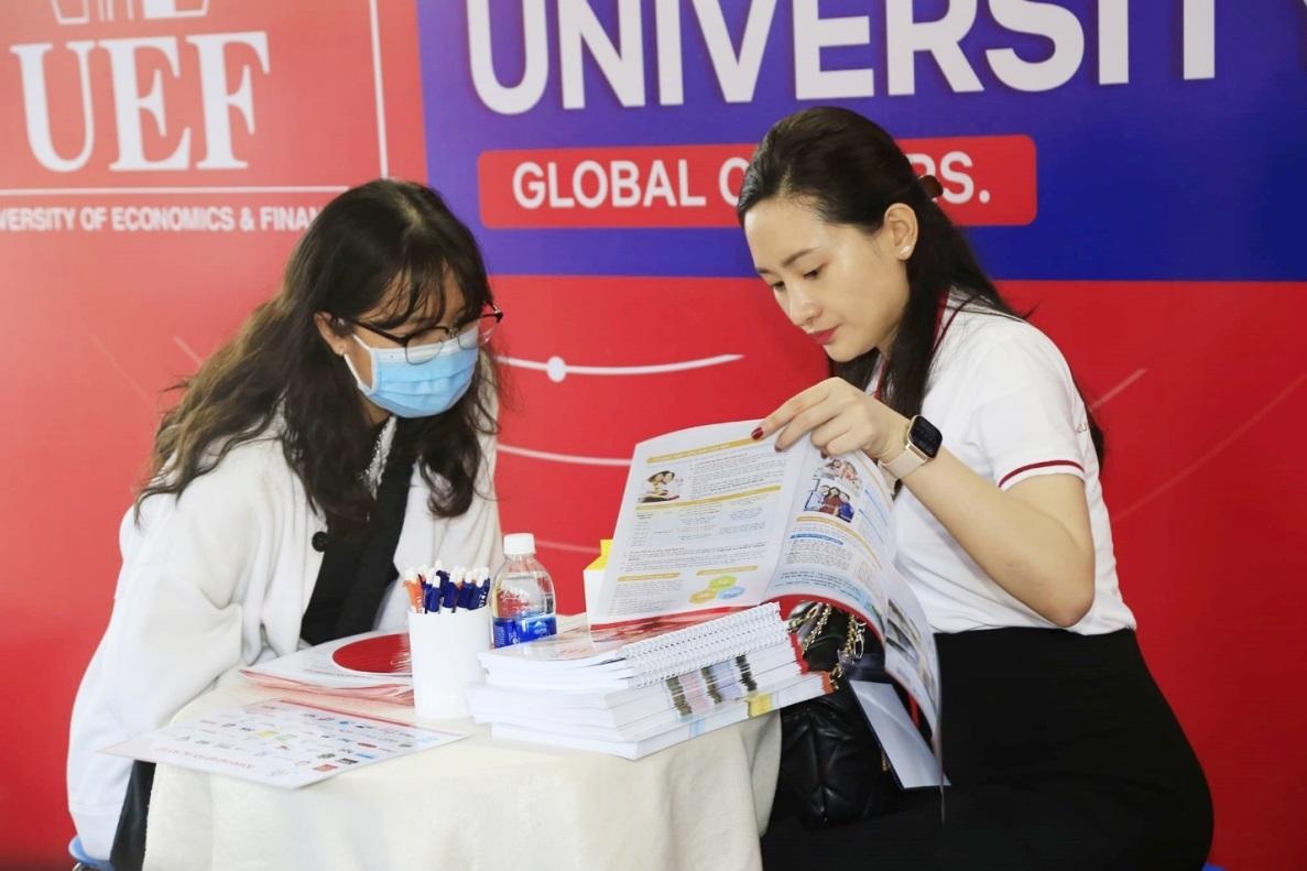 Đại học Kinh tế - Tài chính TP.HCM,  UEF ảnh 2 Dai hoc Kinh te - Tai chinh TP.HCM,  UEF anh 2