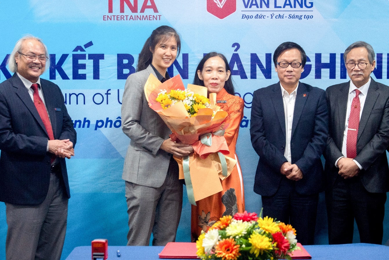 Dai hoc Van Lang anh 2