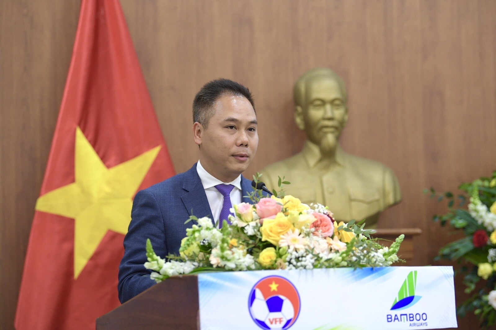 Bamboo Airways tai tro van chuyen cac doi tuyen bong da quoc gia VN hinh anh