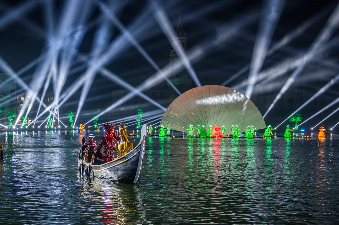 Vingroup,  Grand World anh 8