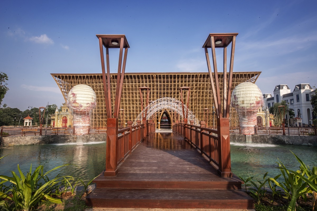 Vingroup,  Grand World anh 9