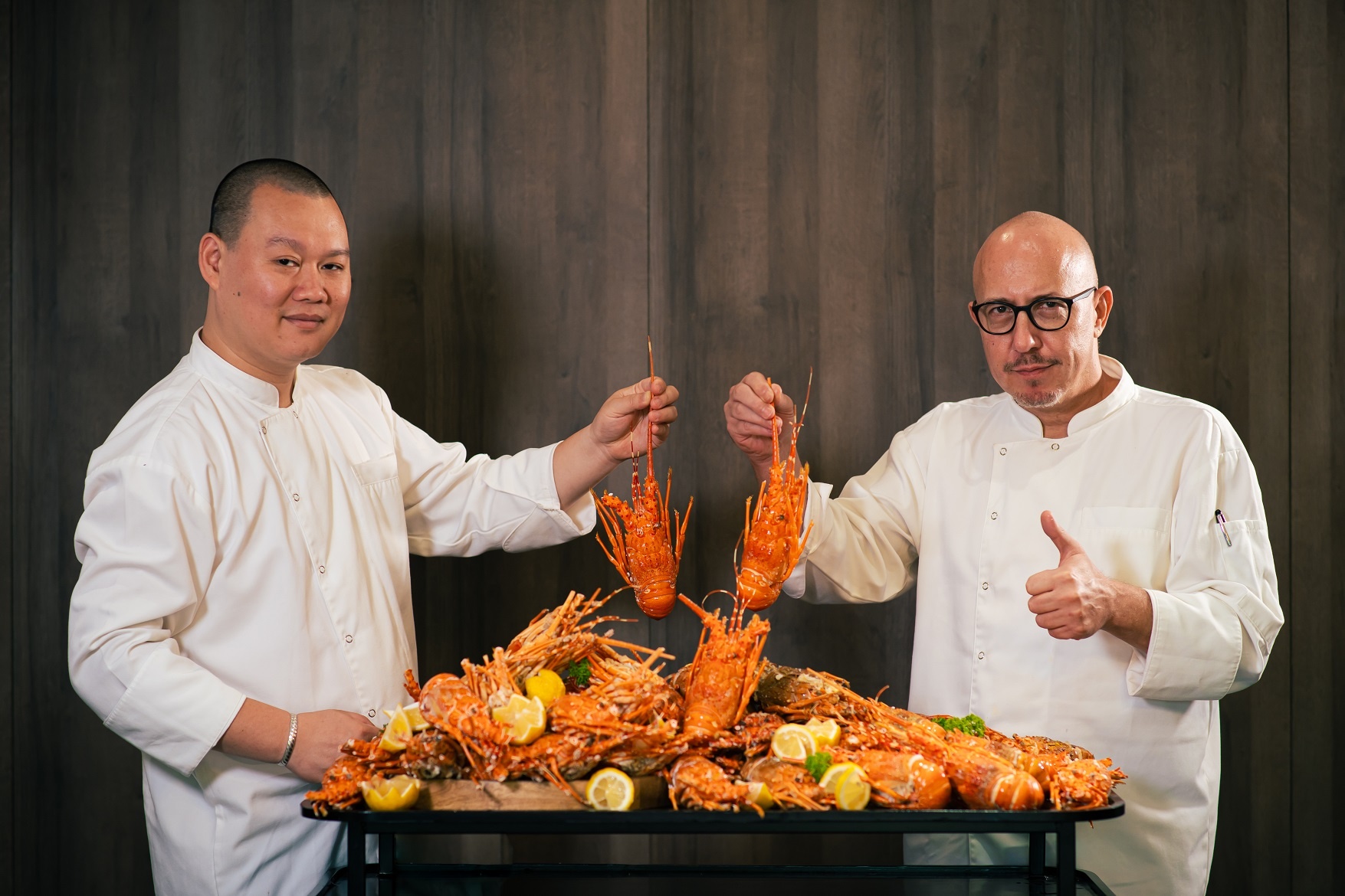 du thuyen Ambassador anh 3