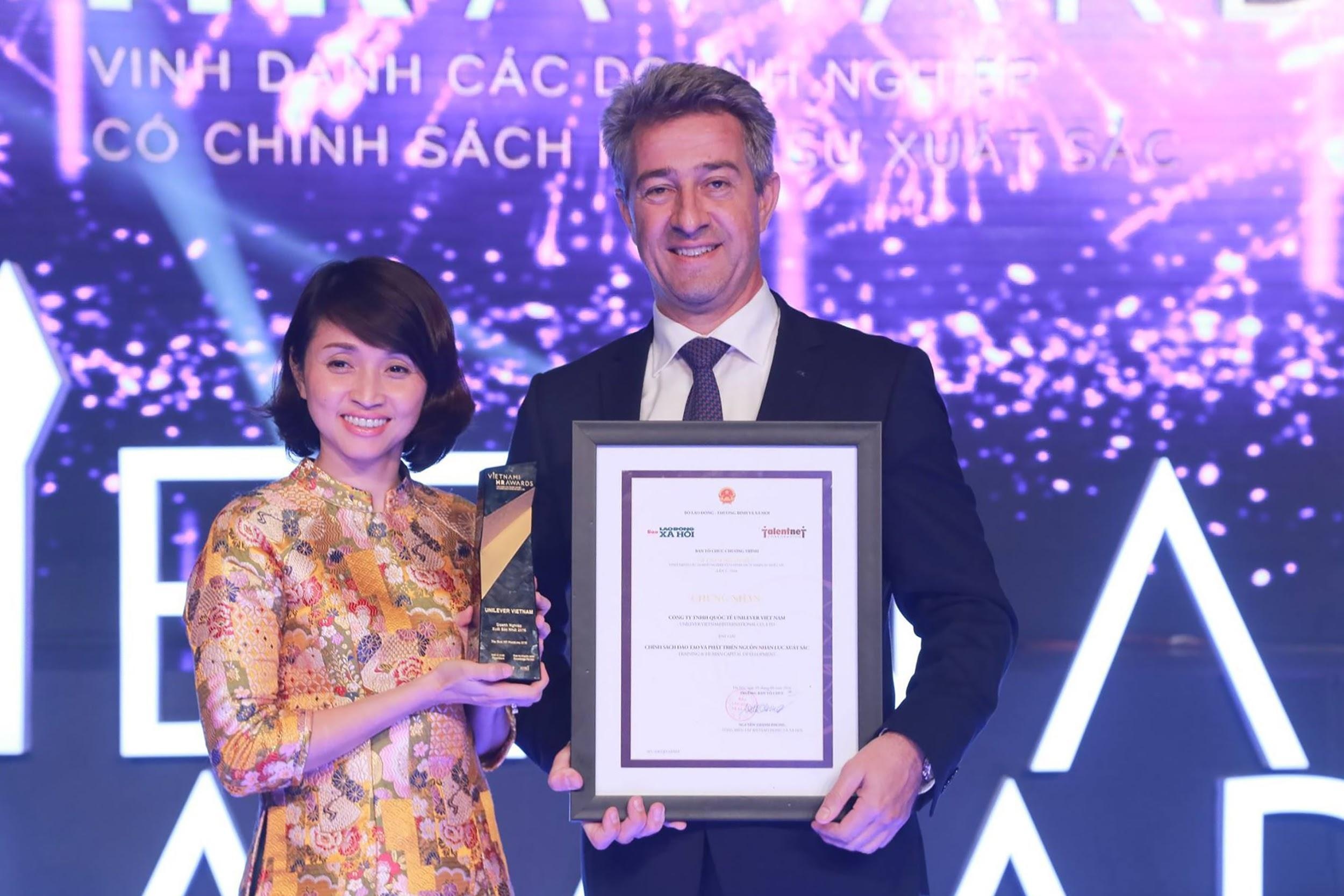 Viện UEH-ISB,  ISB ảnh 2 Vien UEH-ISB,  ISB anh 2