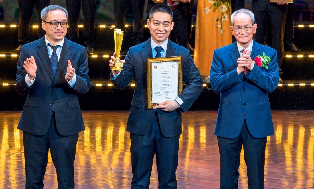 Vi dien tu Foxpay nhan giai 'Sao Khue 2021' hinh anh