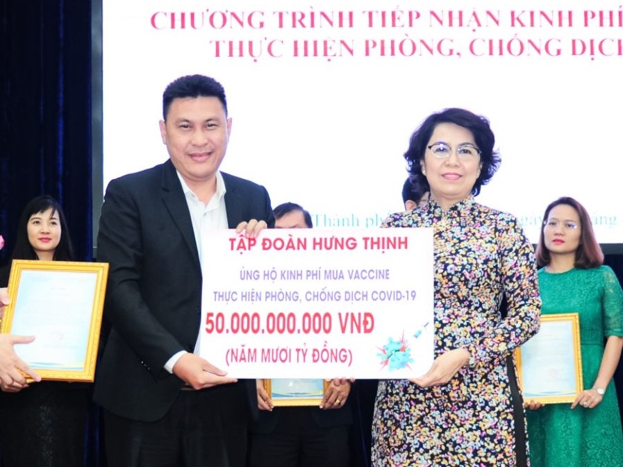 Tap doan Hung Thinh trao 50 ty dong kinh phi mua vaccine Covid-19 hinh anh