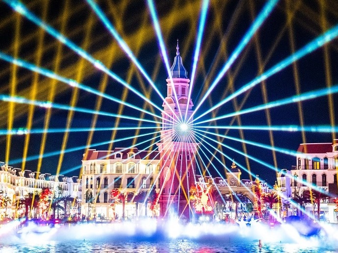 Trai nghiem choi dem tai Phu Quoc United Center hinh anh