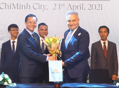 Hung Vuong Developer ky ket hop tac phat trien du an Venezia Beach hinh anh