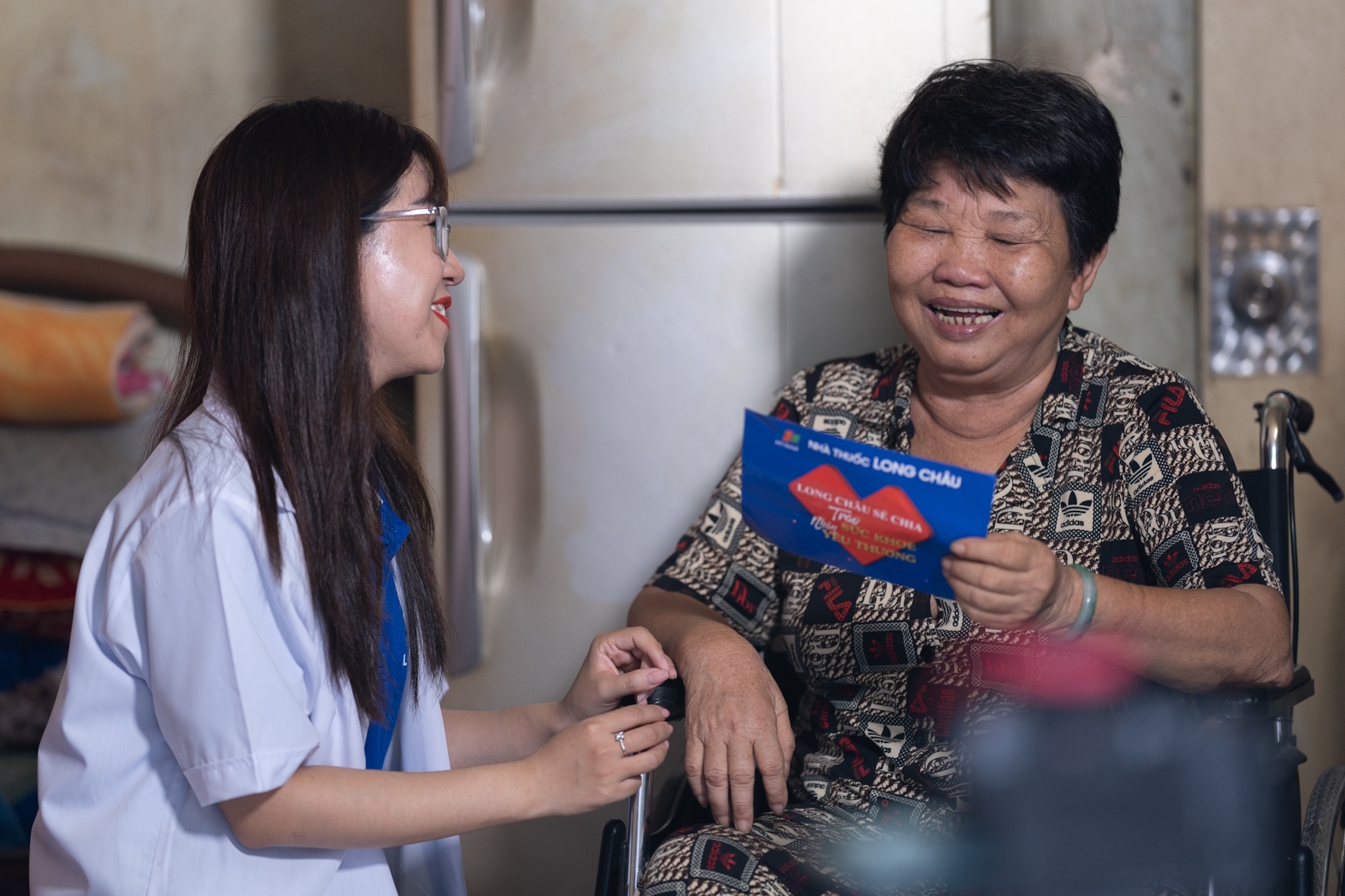 Nhung khoanh khac cam xuc trong chuong trinh 'Long Chau se chia' hinh anh