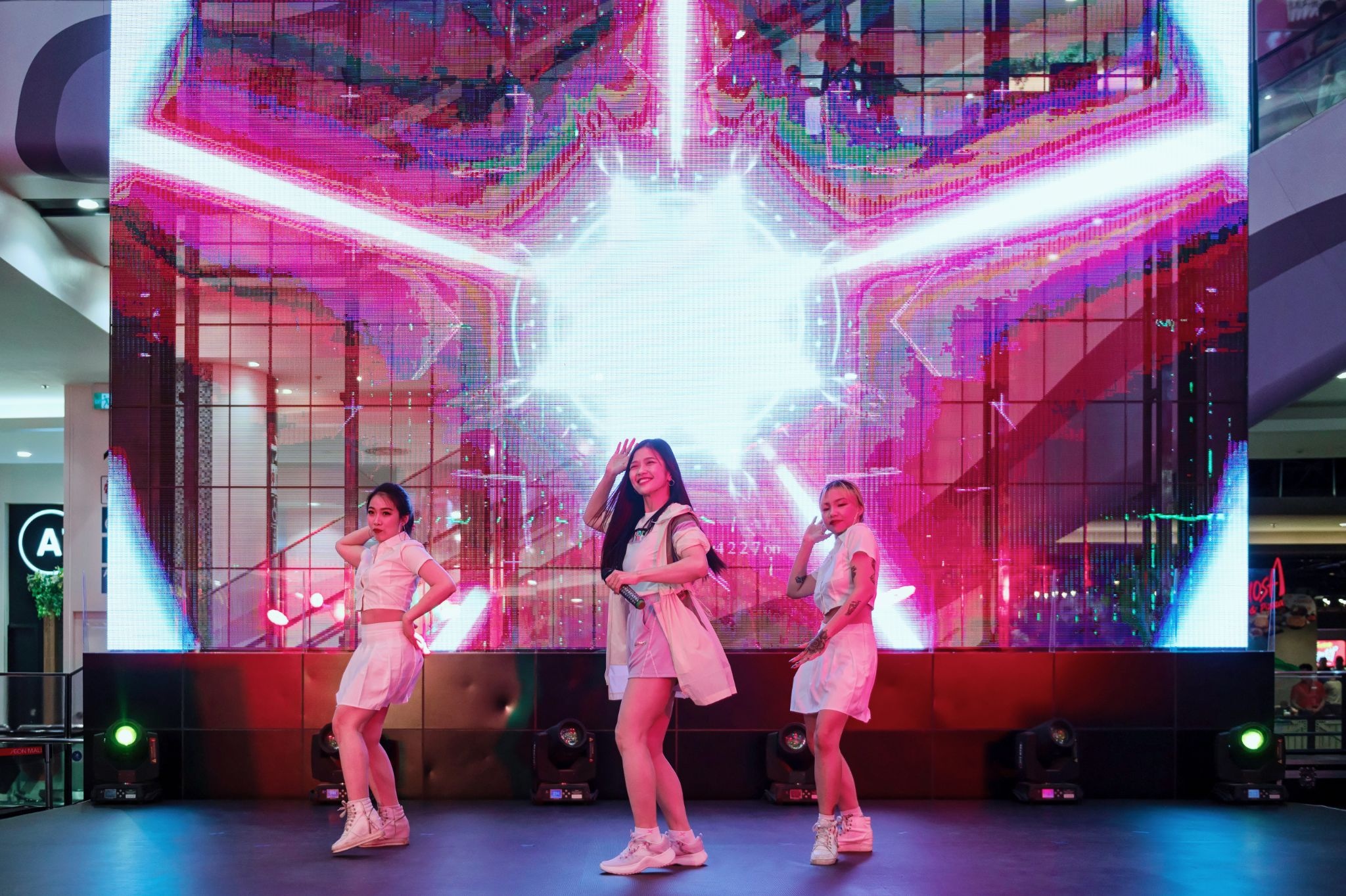 Xtep ảnh 2 Xtep anh 2