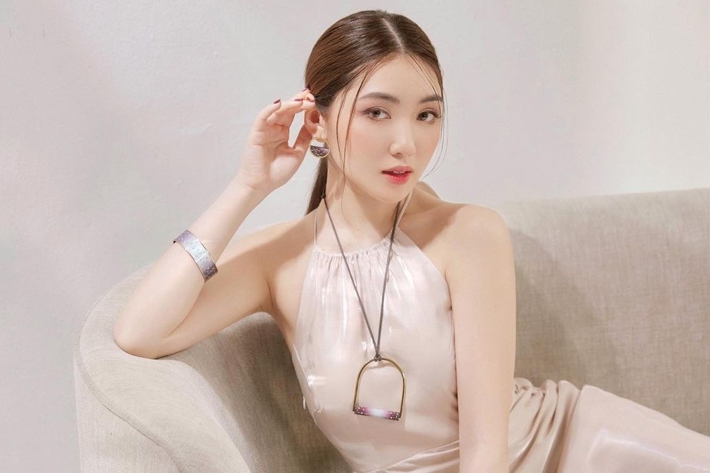 Jun Vu, Chloe Nguyen dien trang suc son mai la mat hinh anh