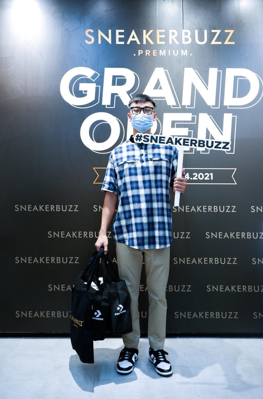Sneaker Buzz ảnh 9 Sneaker Buzz anh 9