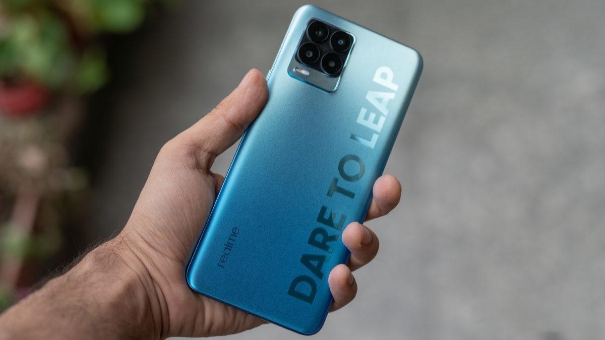 Realme 8 Pro - camera 108 MP, sac 50 W, uu dai tot o The Gioi Di Dong hinh anh