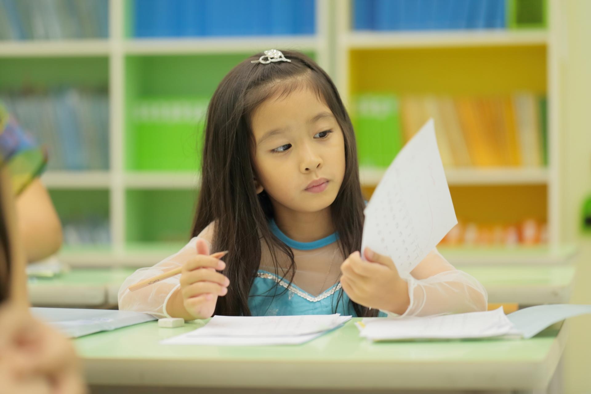 Cach giai quyet tinh trang luoi hoc toan o tre hinh anh