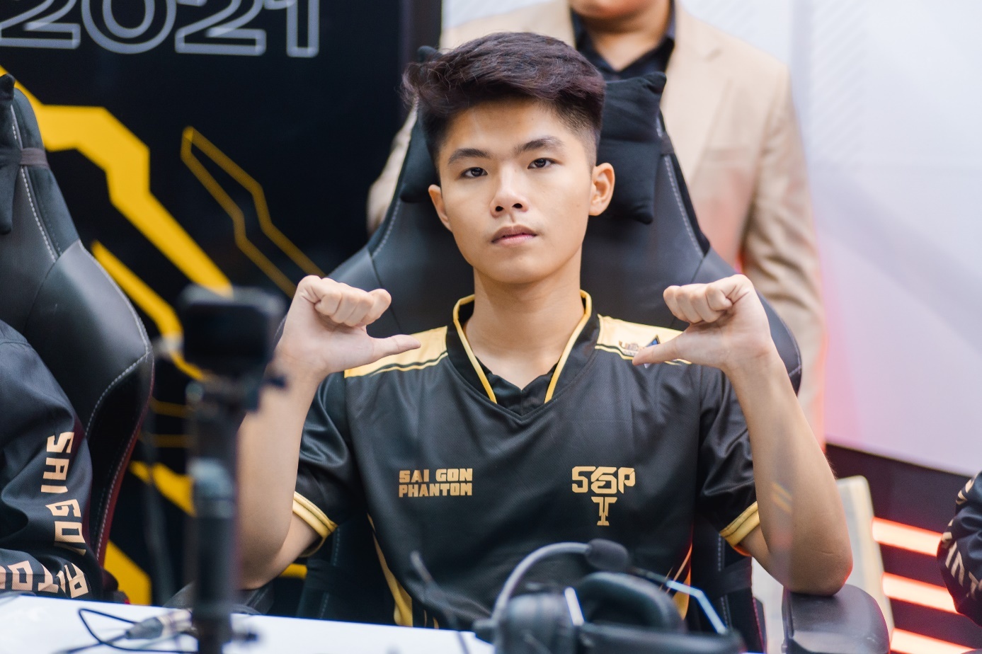 Dau Truong Danh Vong mua Xuan,  Castrol Power1 anh 1