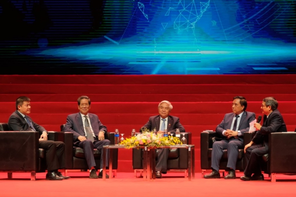 Rang Dong tai cau truc cong ty theo huong so hoa hinh anh