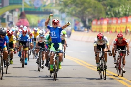 Nhung dau an cua giai dua xe dap tranh Cup truyen hinh TP.HCM 2021 hinh anh