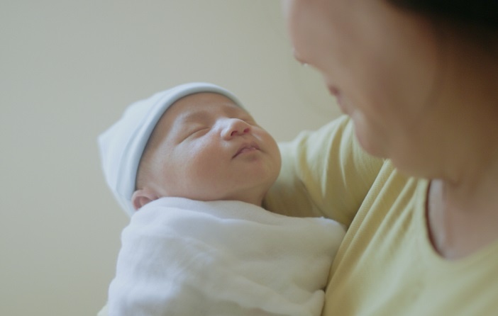 Tinh mau tu cam dong trong MV 'Nhat ky cua me' hinh anh