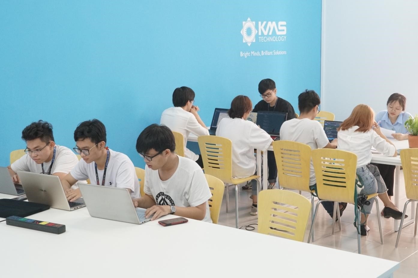 Công ty KMS Technology Việt Nam  ảnh 1 Cong ty KMS Technology Viet Nam anh 1
