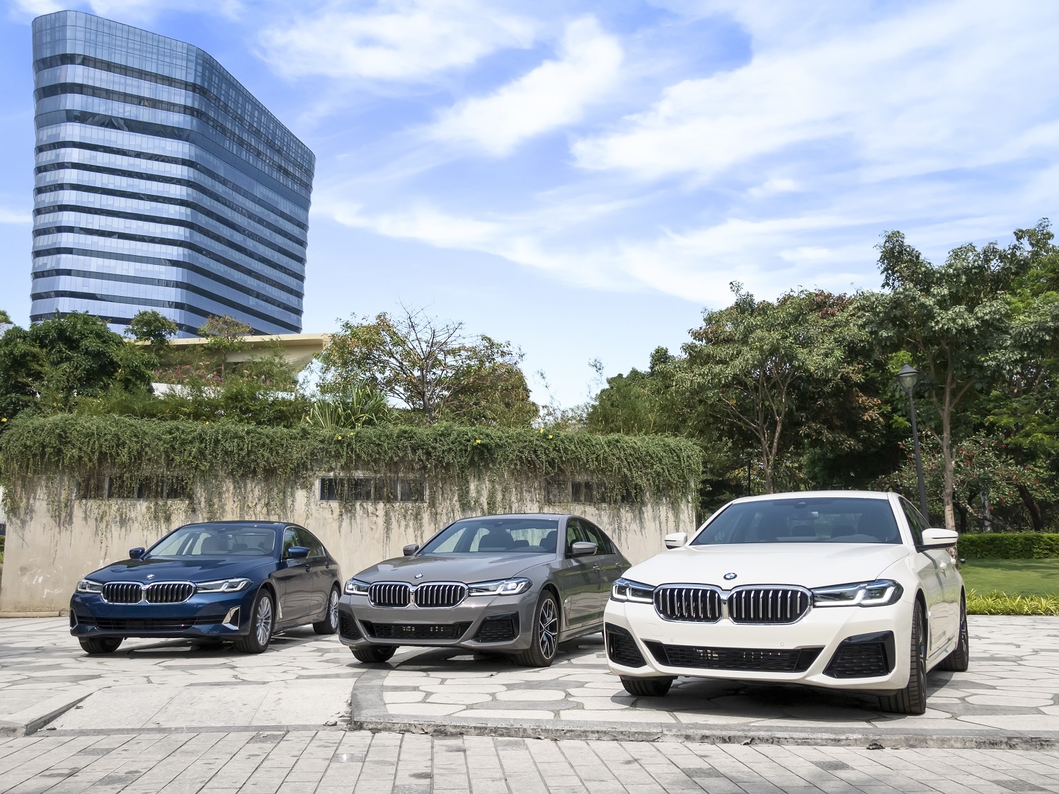 Can canh BMW 5 Series moi - nhung nang cap dang gia hinh anh
