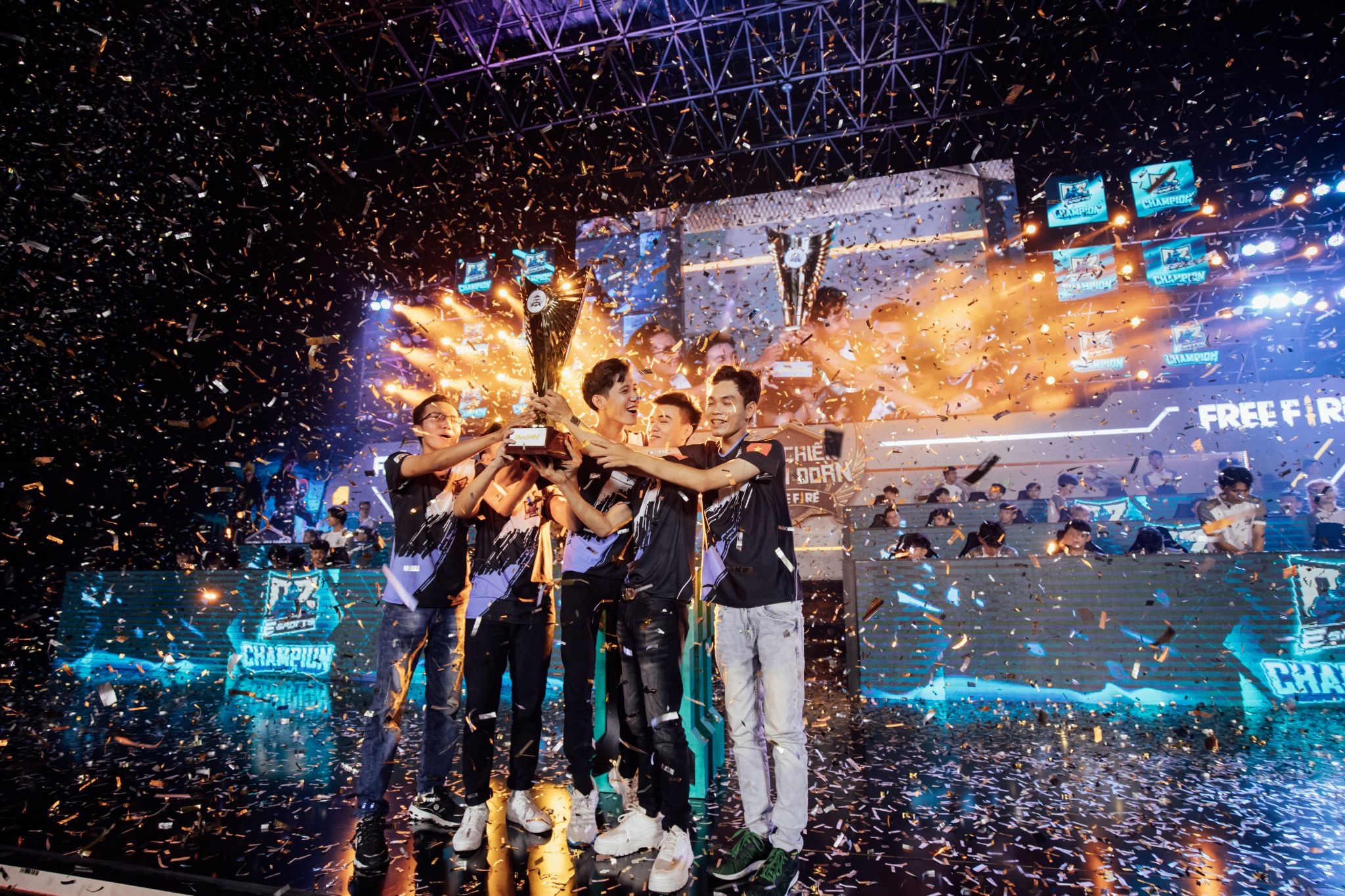 Dai Chien Quan Doan mua Xuan anh 1