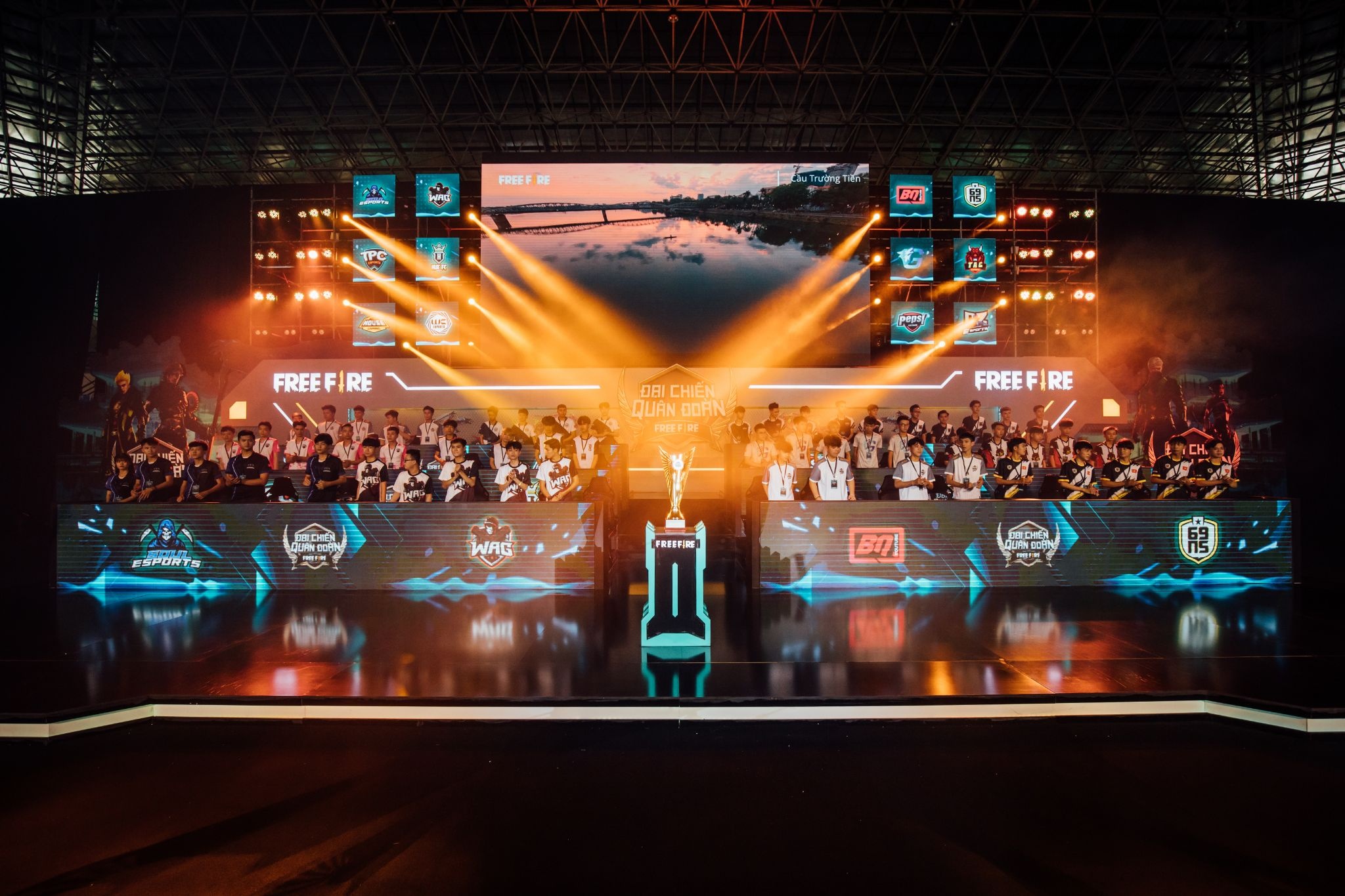 Dai Chien Quan Doan mua Xuan anh 2