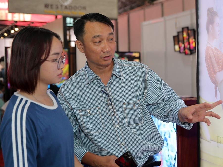 Cong nghe hinh anh 3D lenticular - my thuat ung dung thoi dai moi hinh anh