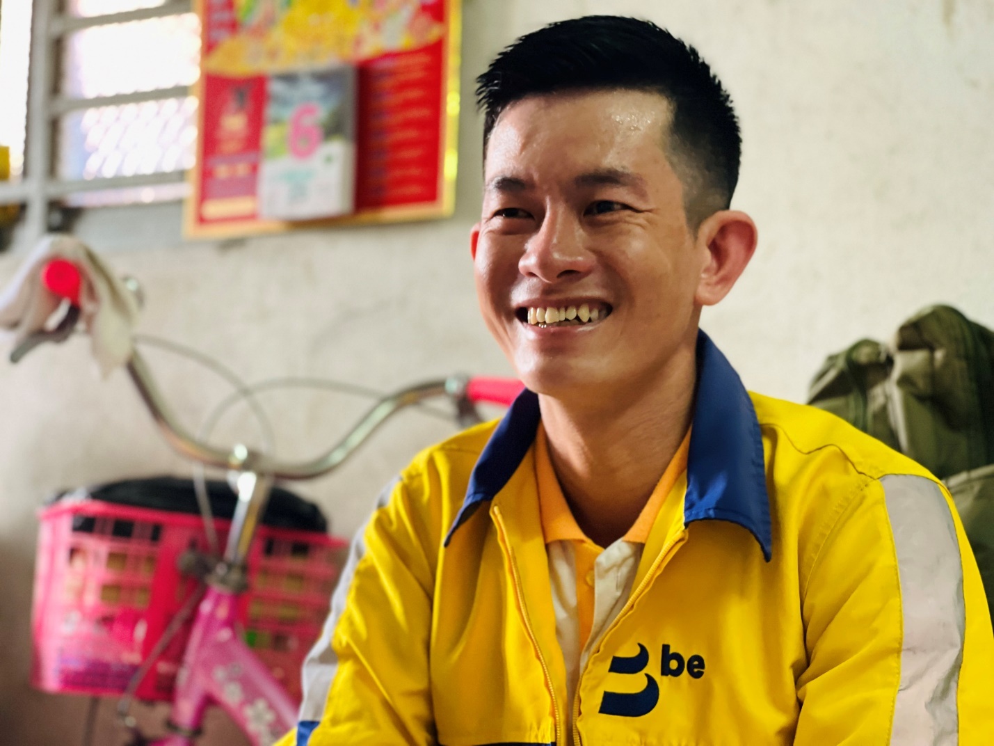 Tai xe Be nhat duoc tien giua dem, tra lai nguoi danh roi hinh anh
