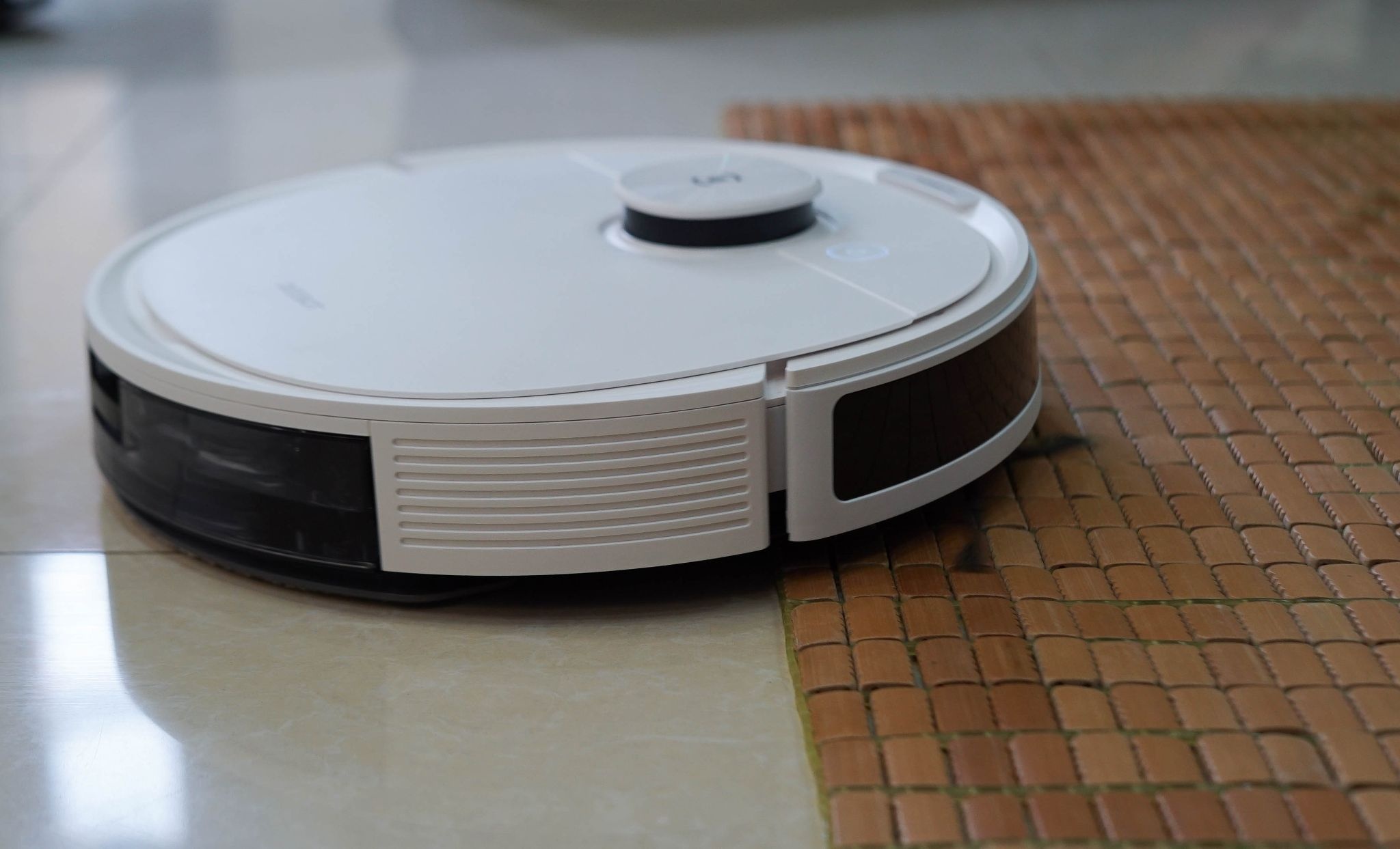 Robot  Ecovacs gia tu 9 trieu anh 10