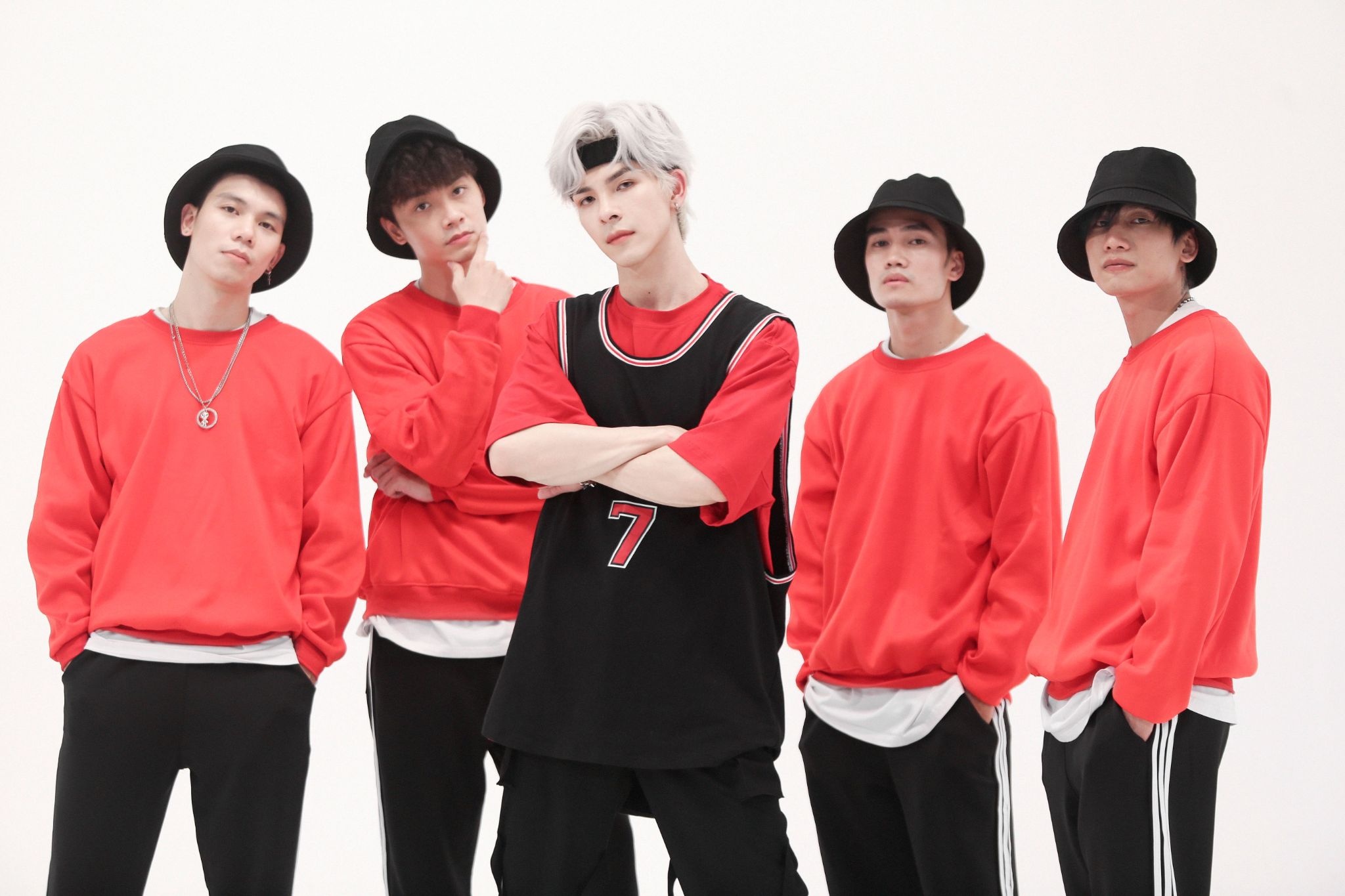 Denis Dang ra mat ca khuc soi dong 'Vu dieu tay giun' hinh anh