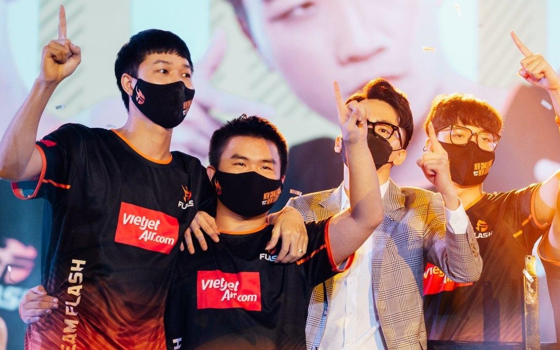 Livestream chung ket DTDV mua xuan chiem linh top 2 trending YouTube hinh anh