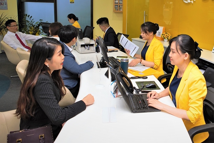 Chien luoc ‘Khach hang tron doi’ cua Sun Life Viet Nam hinh anh