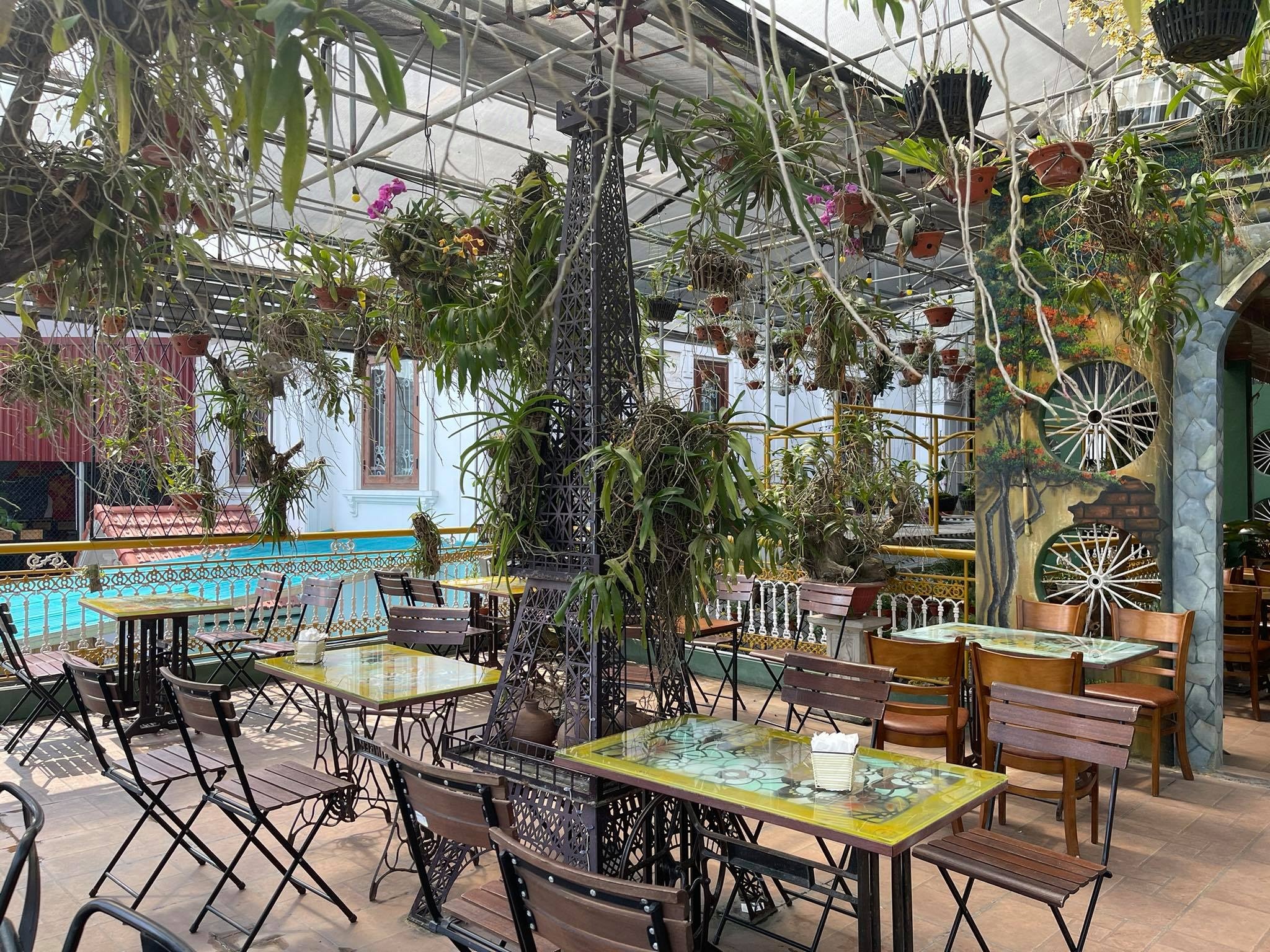 Sai Gon Xua Coffee - goc thu gian cho nguoi yeu hoa lan hinh anh