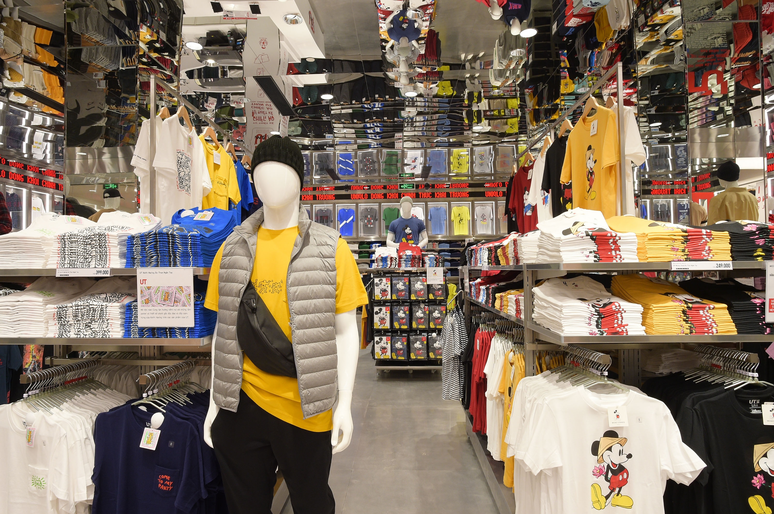 Uniqlo Viet Nam anh 2