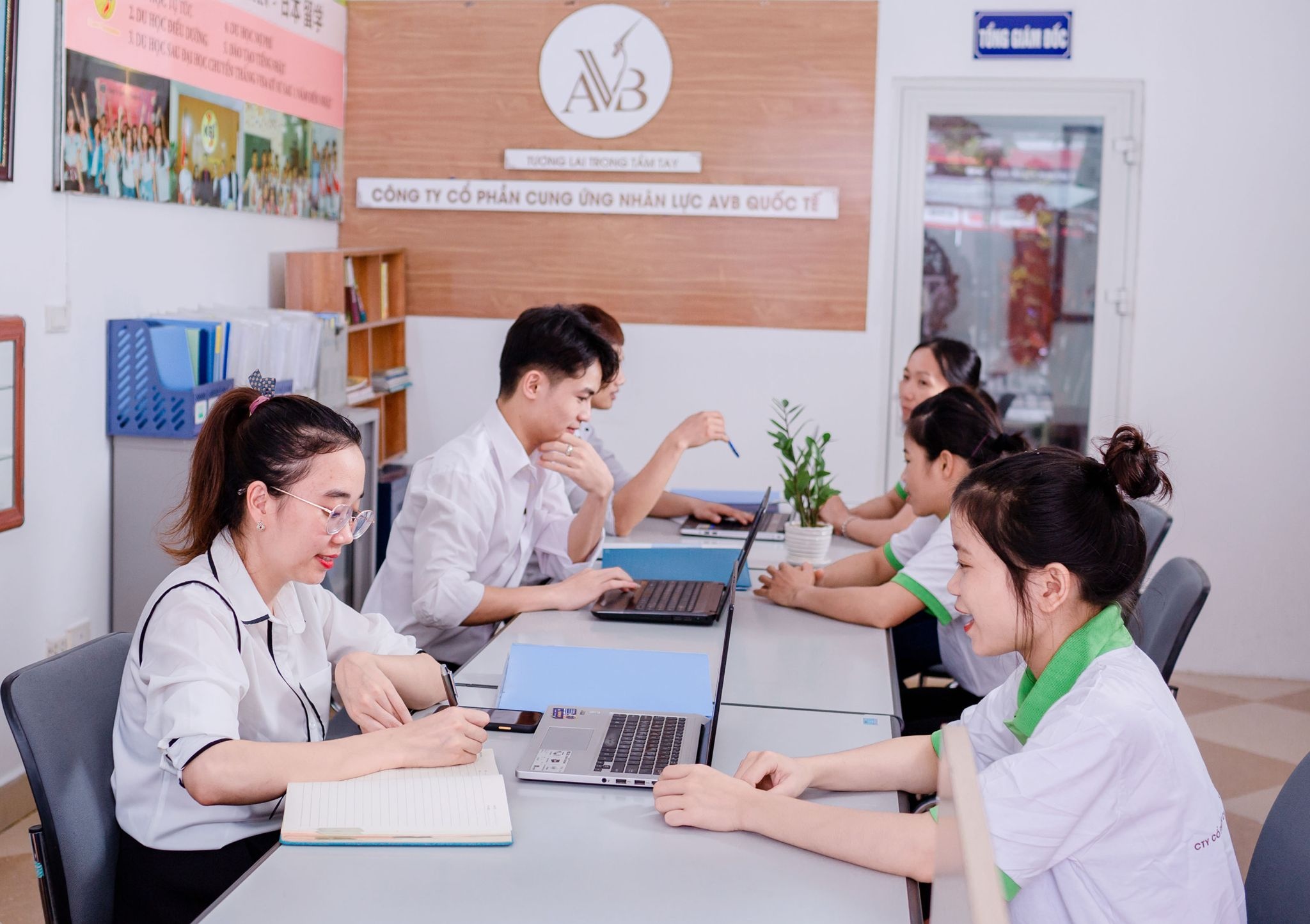 Cong ty AVB ky vong giup nhieu hoan canh kho khan doi doi hinh anh