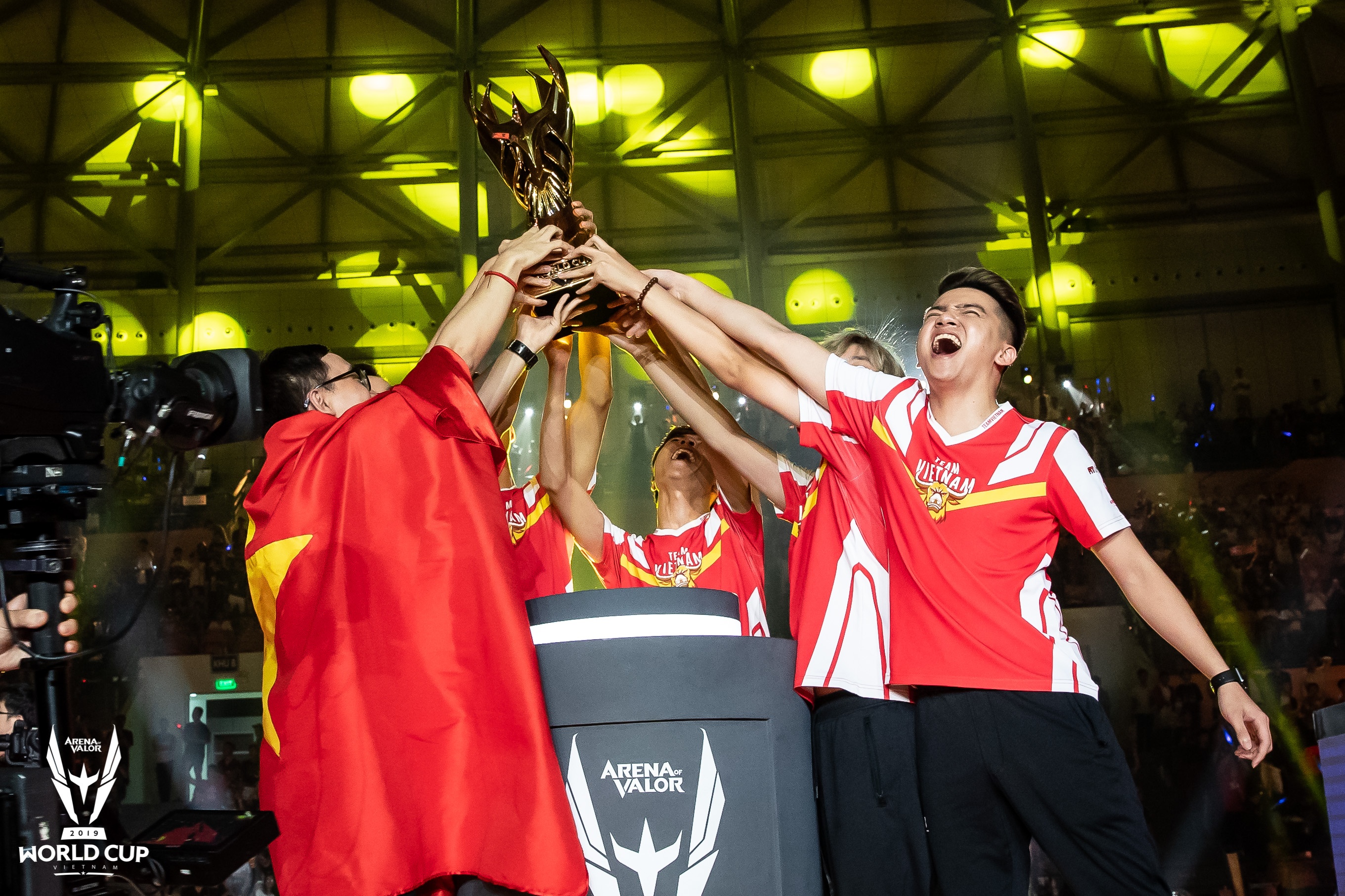 Giai Lien Quan Mobile the gioi AWC chinh thuc khoi tranh tu 19/6 hinh anh