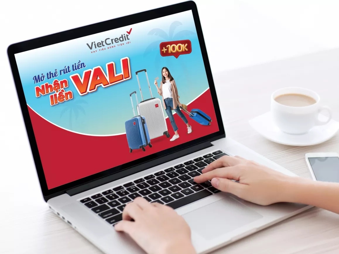 VietCredit uu dai he tang vali cao cap cho chu the vay hinh anh