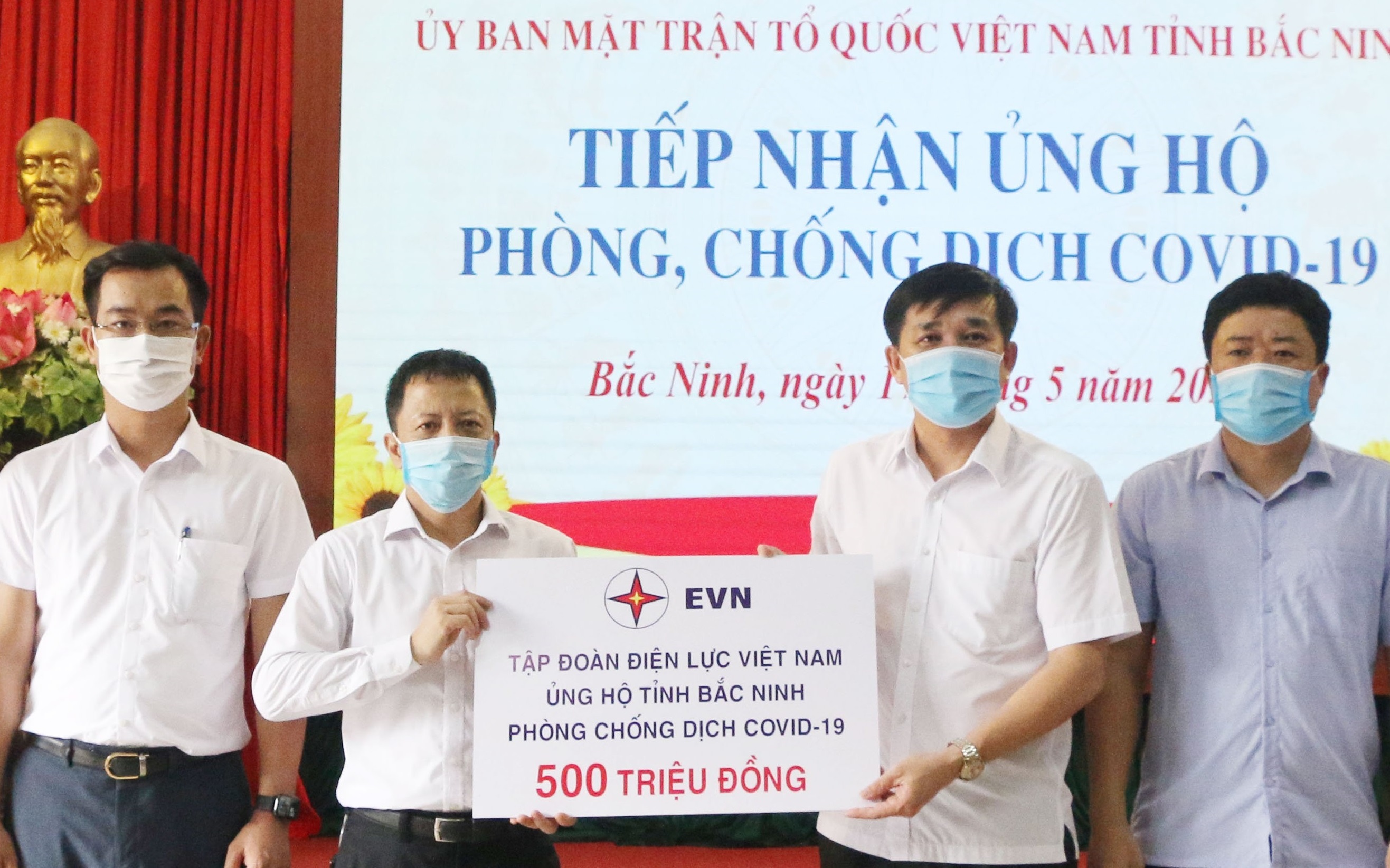 EVN ung ho 1,5 ty dong ho tro cac tinh chong dich hinh anh