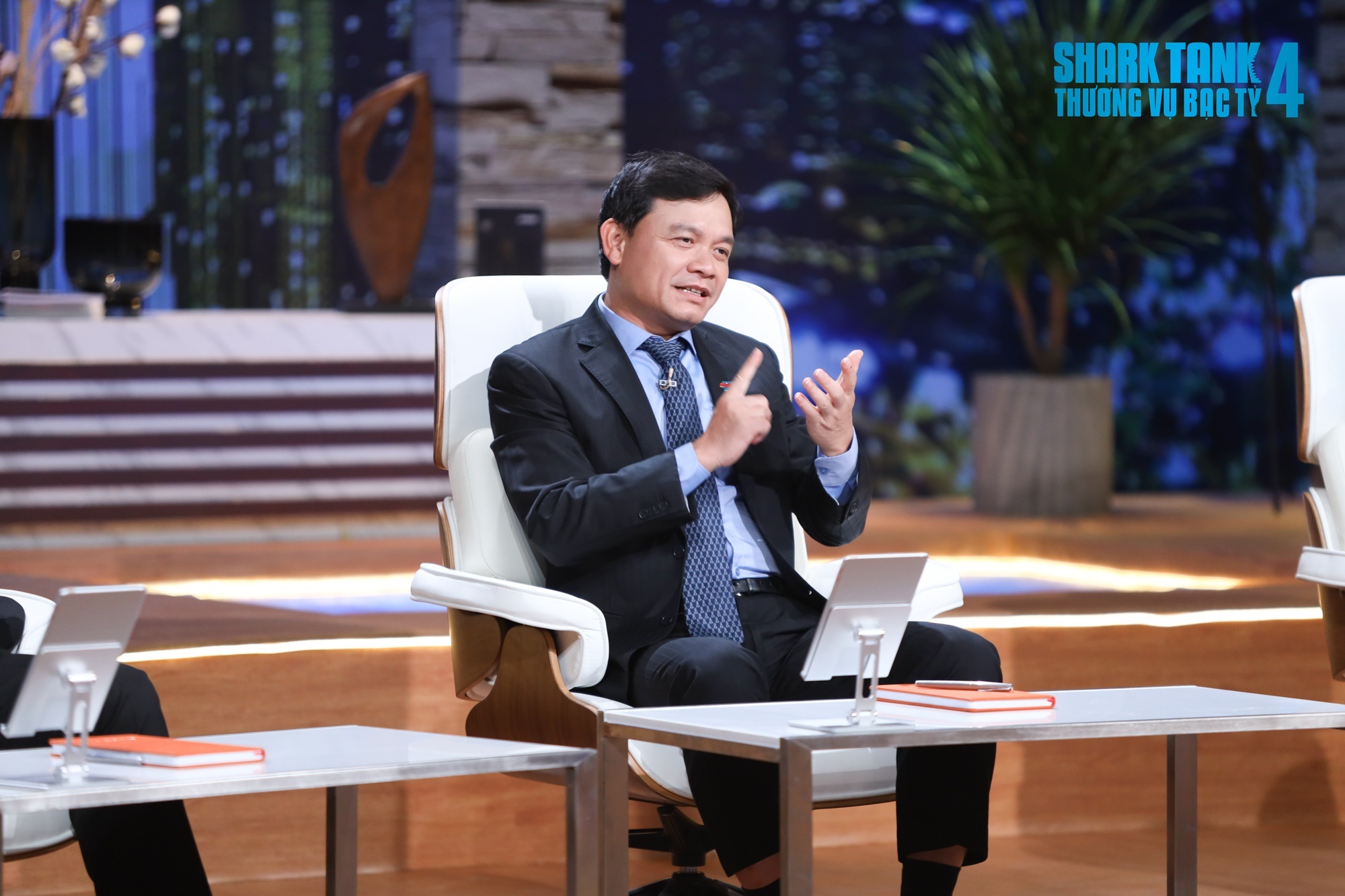 Shark Phu,  Sunhouse anh 2