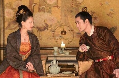 Am muu vuong quyen trong 'Khuc nhac thanh binh' hinh anh