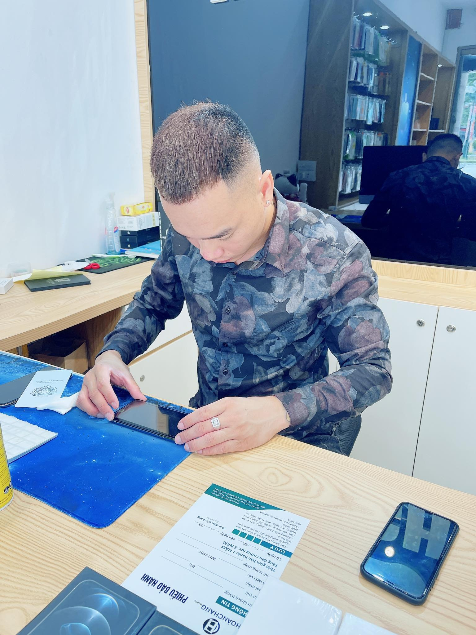 iPhone,  dien thoai chinh hang anh 2