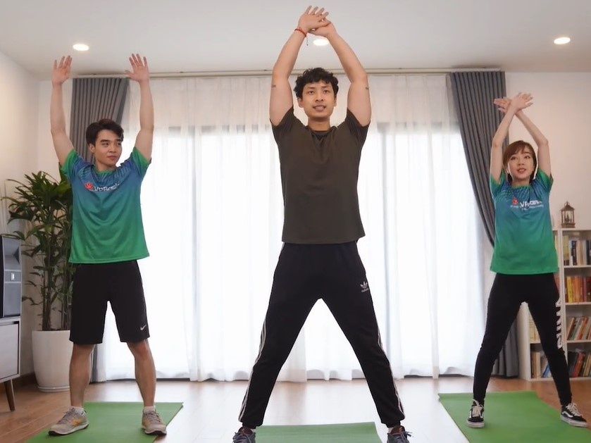 Tap the thao tai nha thoi dich - cai kho lo cai khon hinh anh