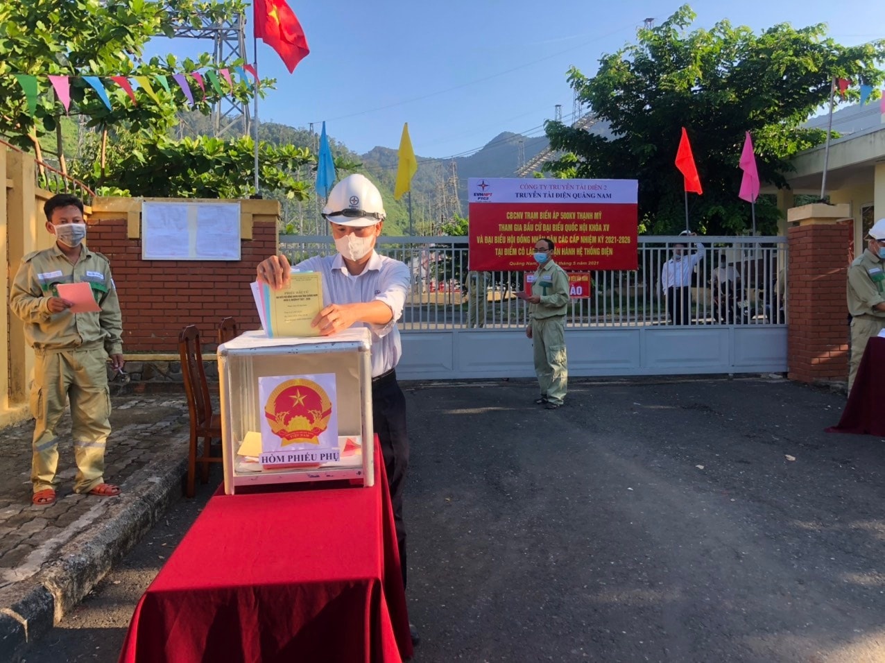 dien luc,  ho tro bau cu anh 2