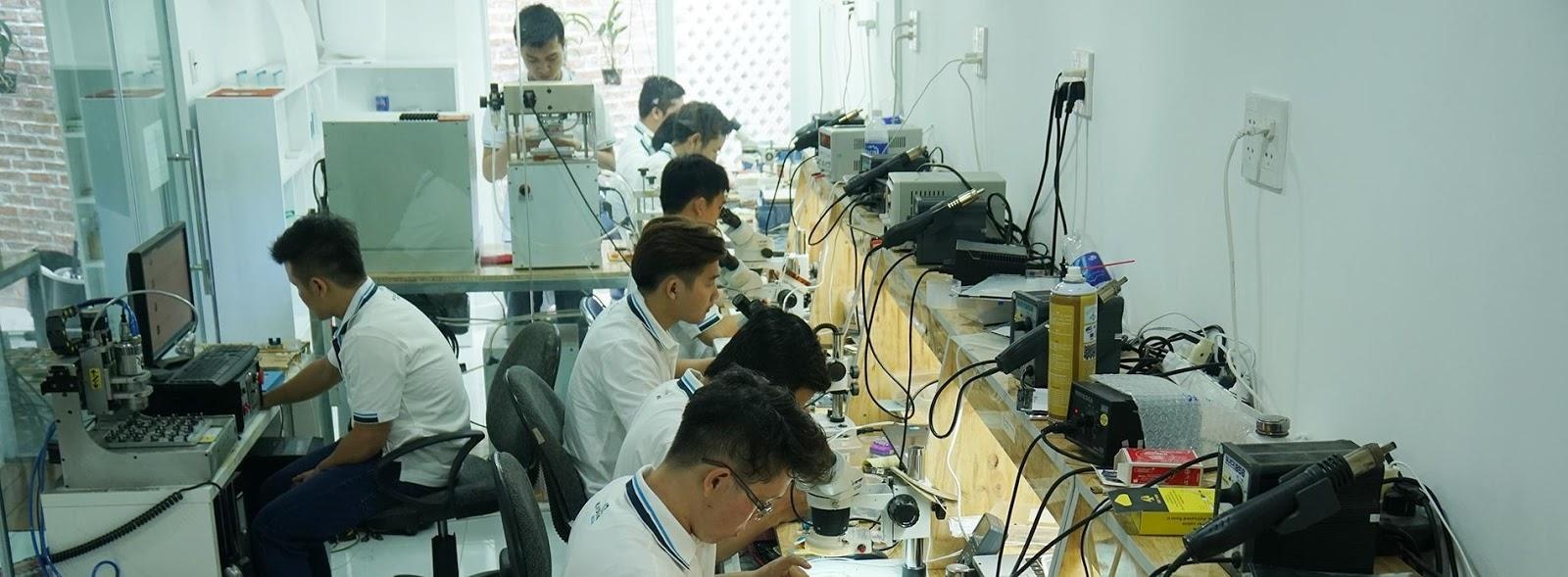 dia chi sua dien thoai tot,  dich vu sua smartphone anh 1