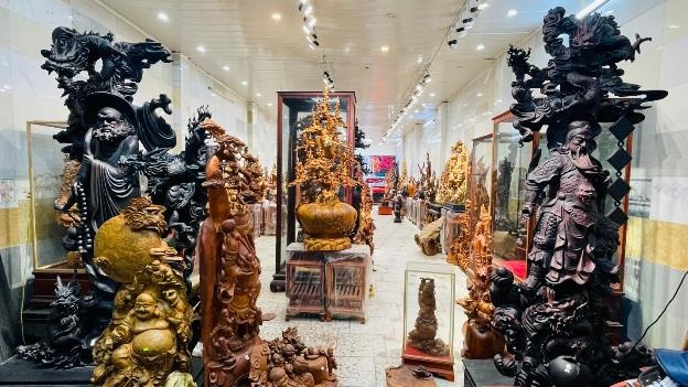 tuong phong thuy,  dieu khac go anh 1