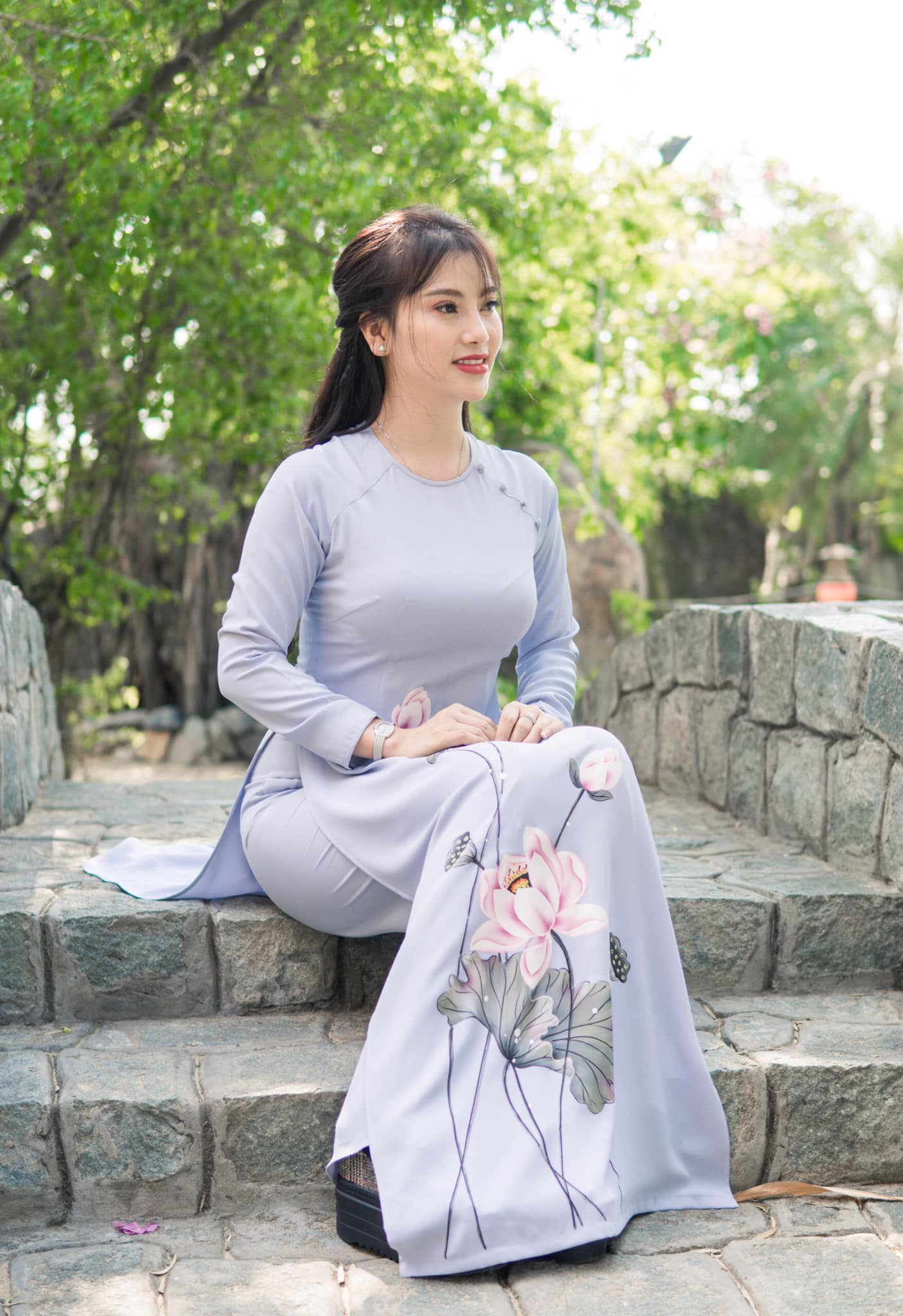 an nghiêm, trang phục thêu tay ảnh 2 an nghiem, trang phuc theu tay anh 2