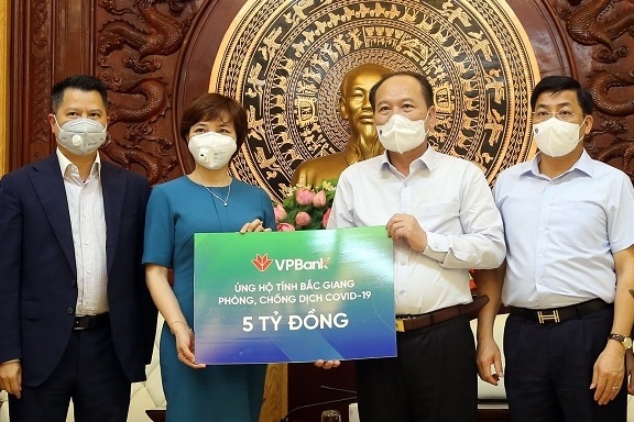 VPBank tiep tuc ung ho 10 ty dong phong chong dich Covid-19 hinh anh