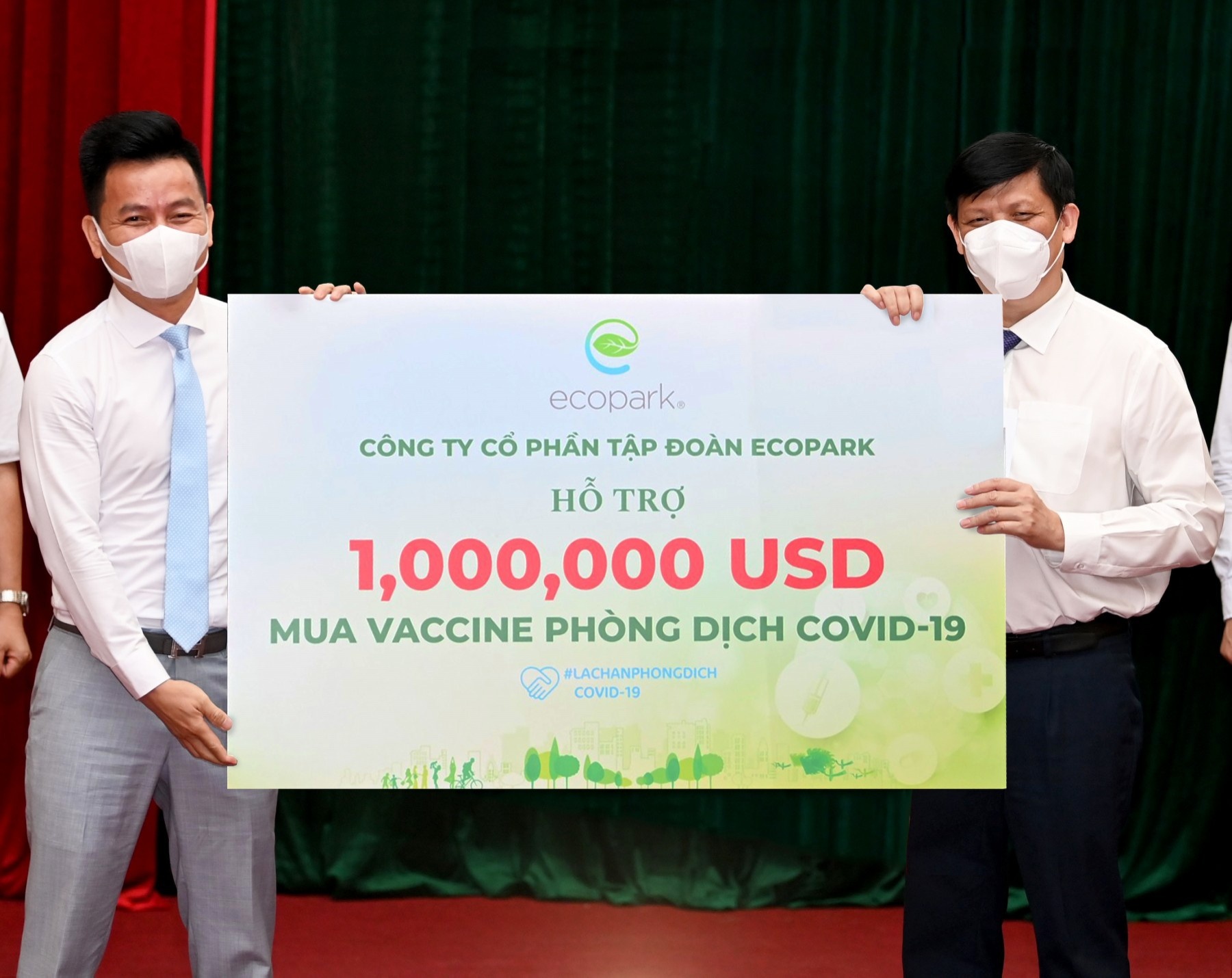 Ecopark trao 1 trieu USD ung ho quy vaccine Covid-19 cua Chinh phu hinh anh
